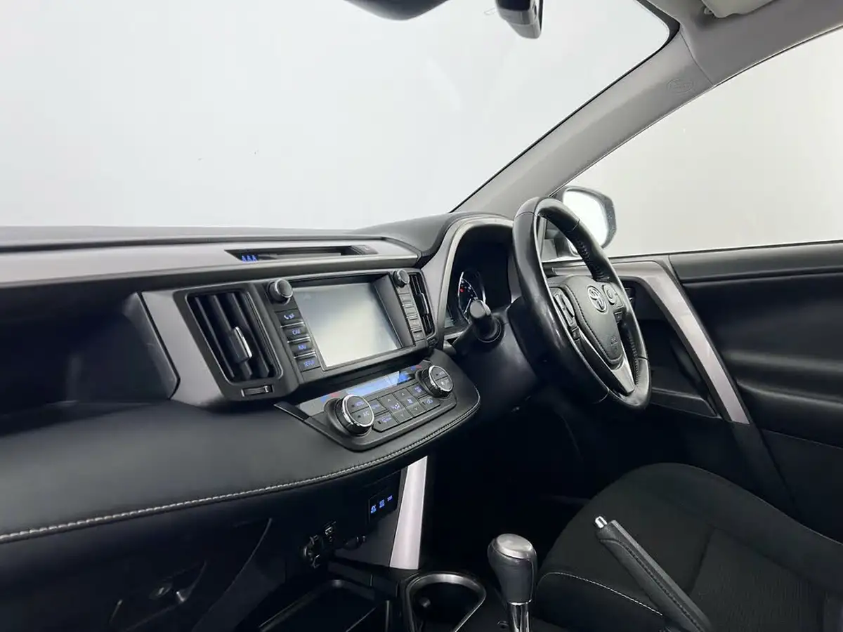 2018-toyota-rav4-25-vvt-i-icon-tech-big-15