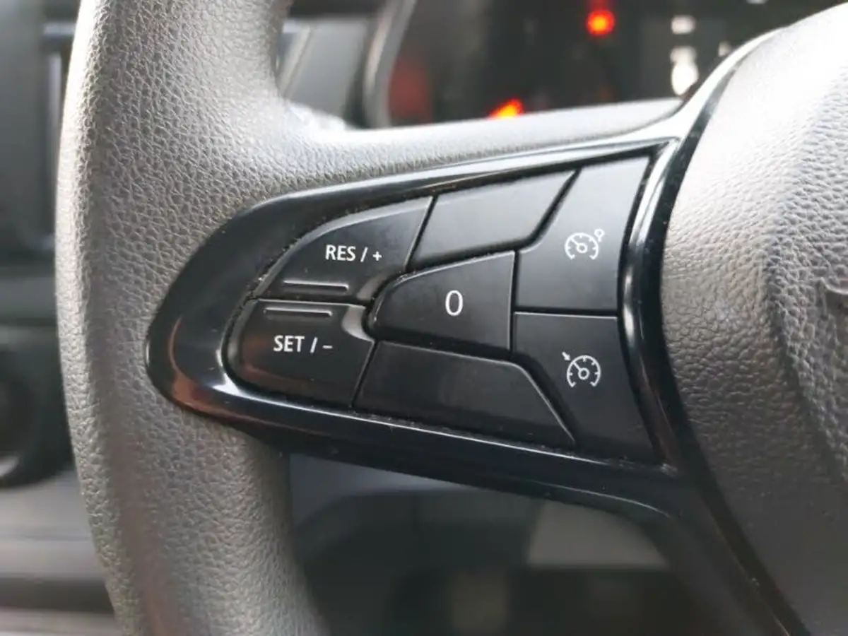 2022-renault-trafic-20dci-ll30-130-business-panel-big-16