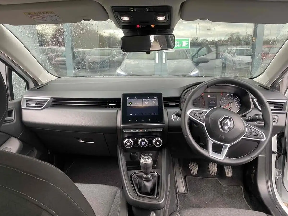 2022-renault-clio-10-tce-iconic-edition-big-29