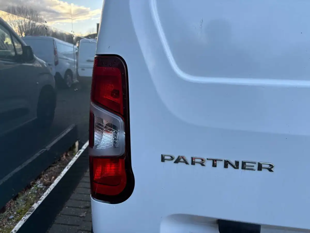 2020-peugeot-partner-15-bluehdi-1000-professional-100ps-eu6dt-panel-big-8