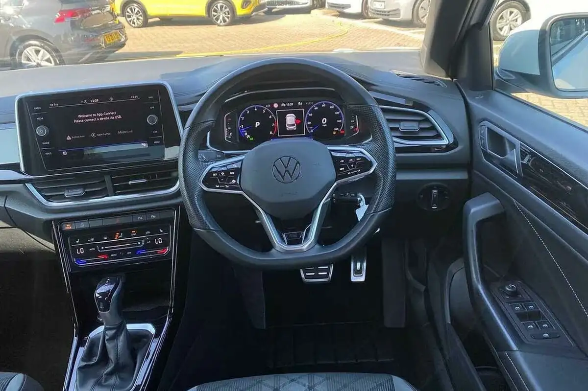 2022-volkswagen-t-roc-15-tsi-r-line-hatchback-5d-dsg-big-12