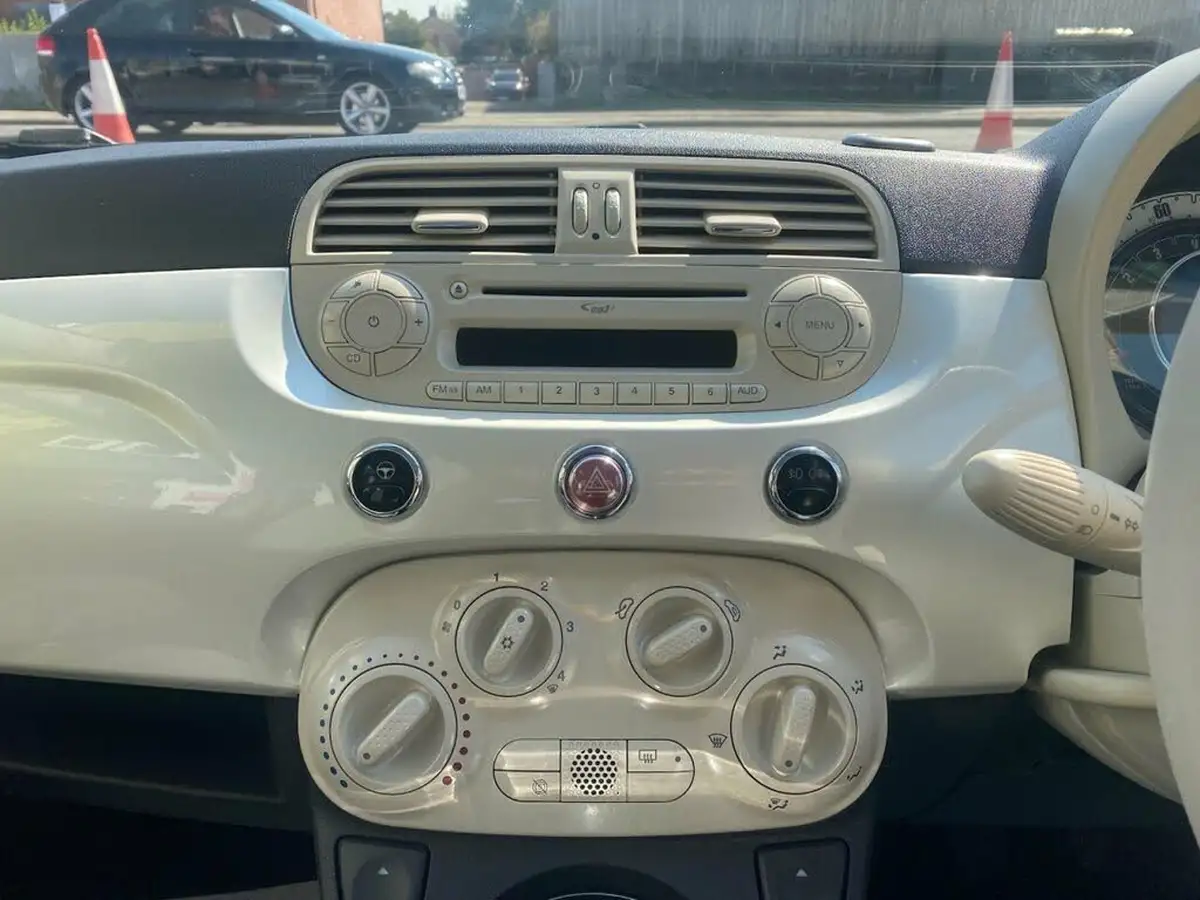 2011-fiat-500-12-lounge-big-20
