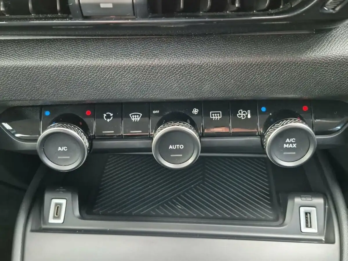 2021-citroen-c4-12-puretech-sense-plus-big-20