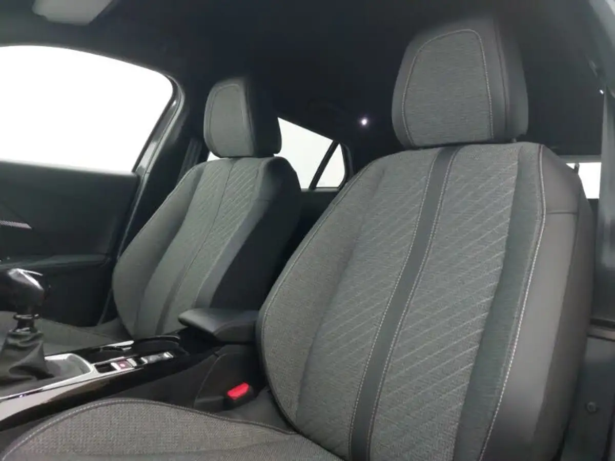 2024-peugeot-2008-suv-12-puretech-allure-130ps-big-11