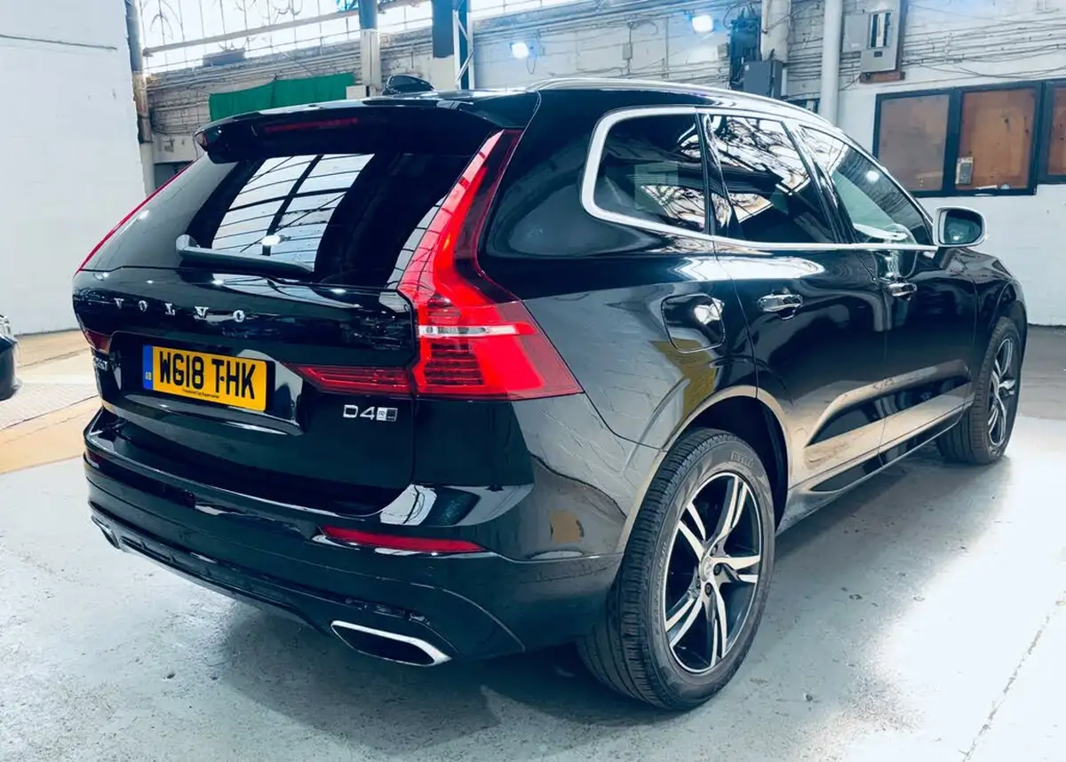 2018-volvo-xc60-20td-d4-r-design-4x4-geartronic-big-3
