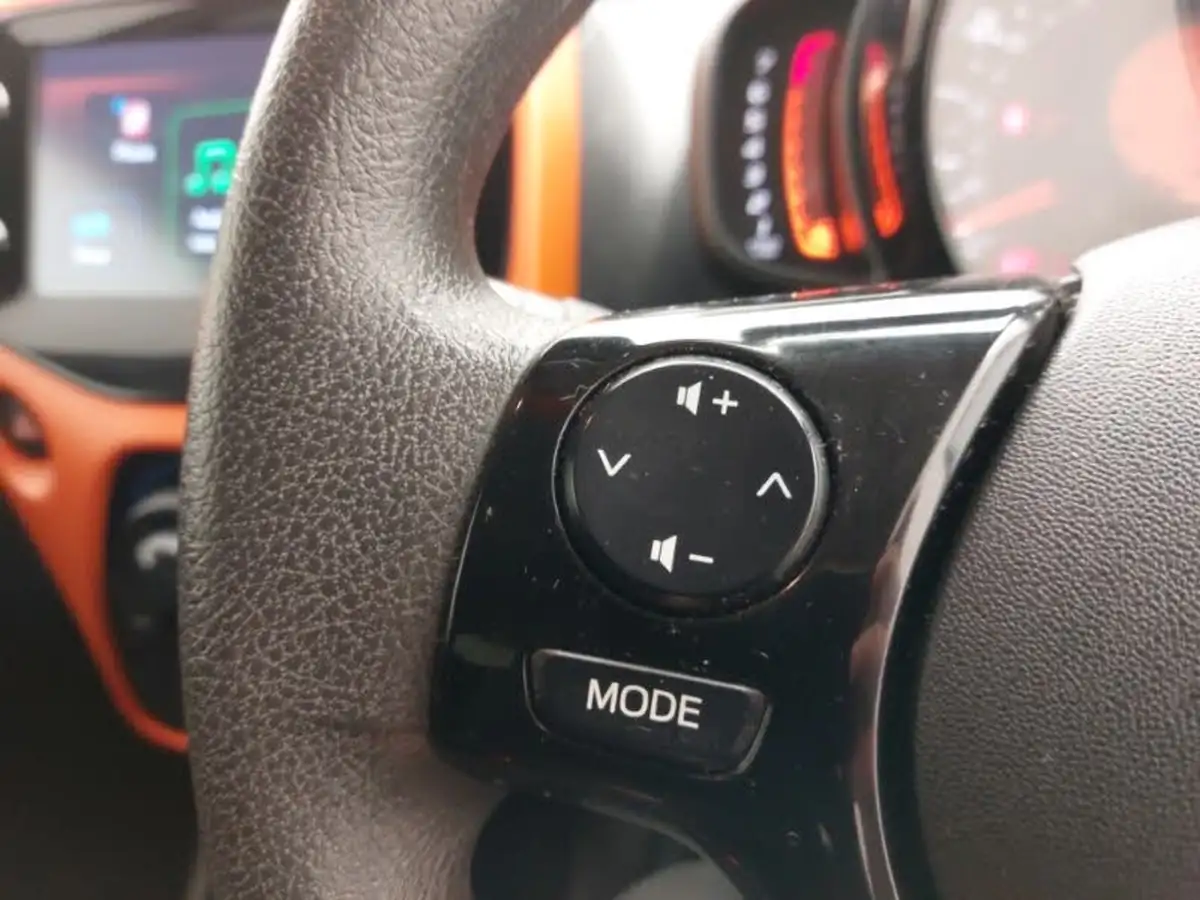 2018-citroen-c1-10-vti-urban-ride-big-11