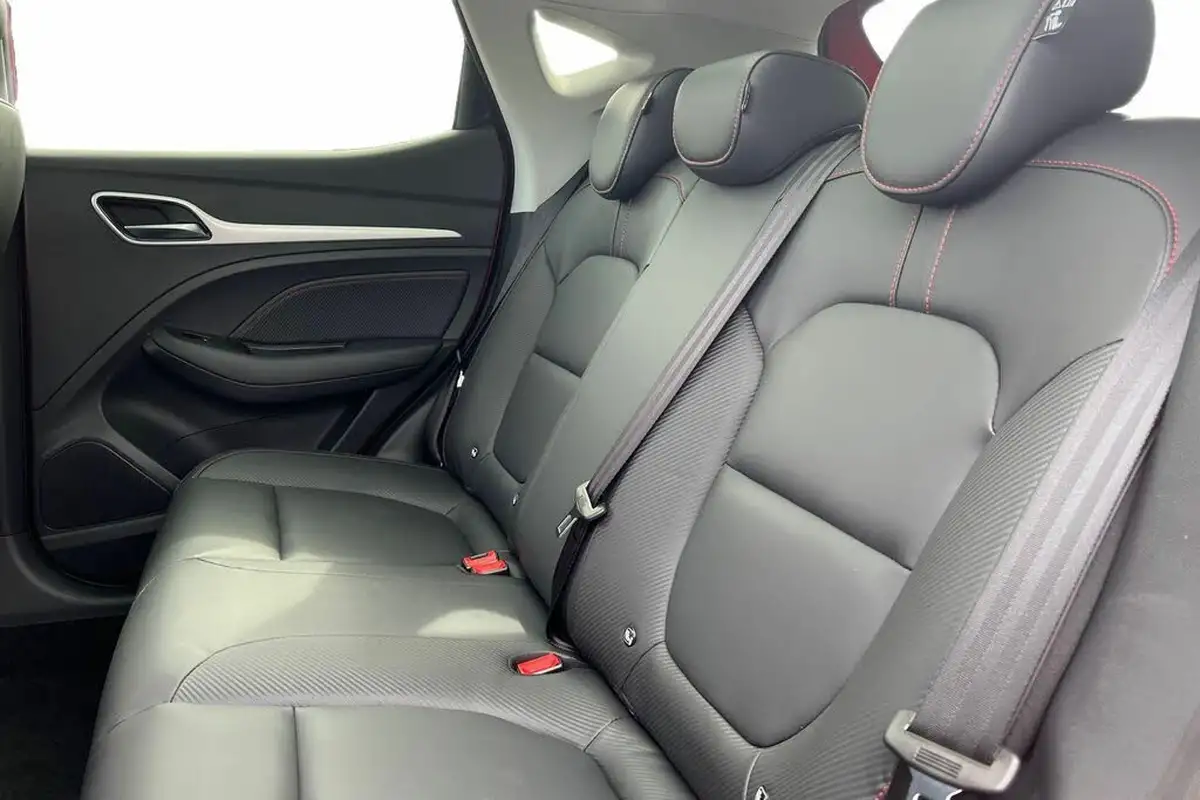 2023-mg-zs-suv-10t-gdi-exclusive-big-18