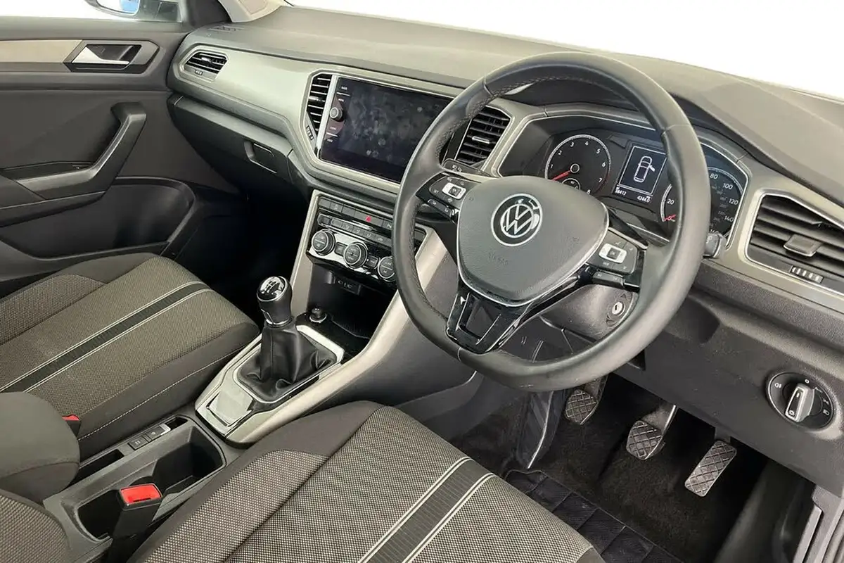 2021-volkswagen-t-roc-10-tsi-se-110ps-big-9