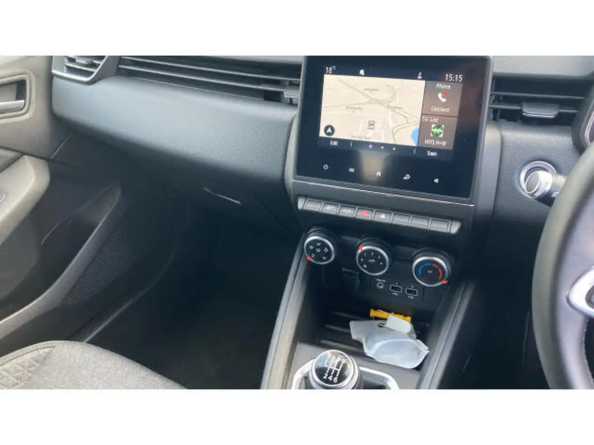 2021-renault-clio-10-tce-iconic-90ps-big-13