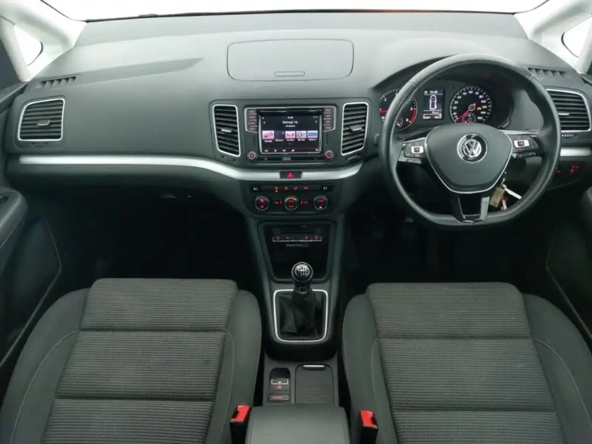 2019-volkswagen-sharan-20tdi-se-nav-150ps-scr-big-2