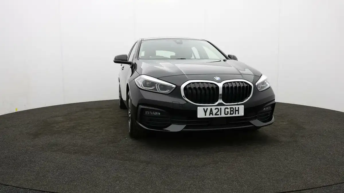 2021-bmw-1-series-15-118i-se-lcp-big-41