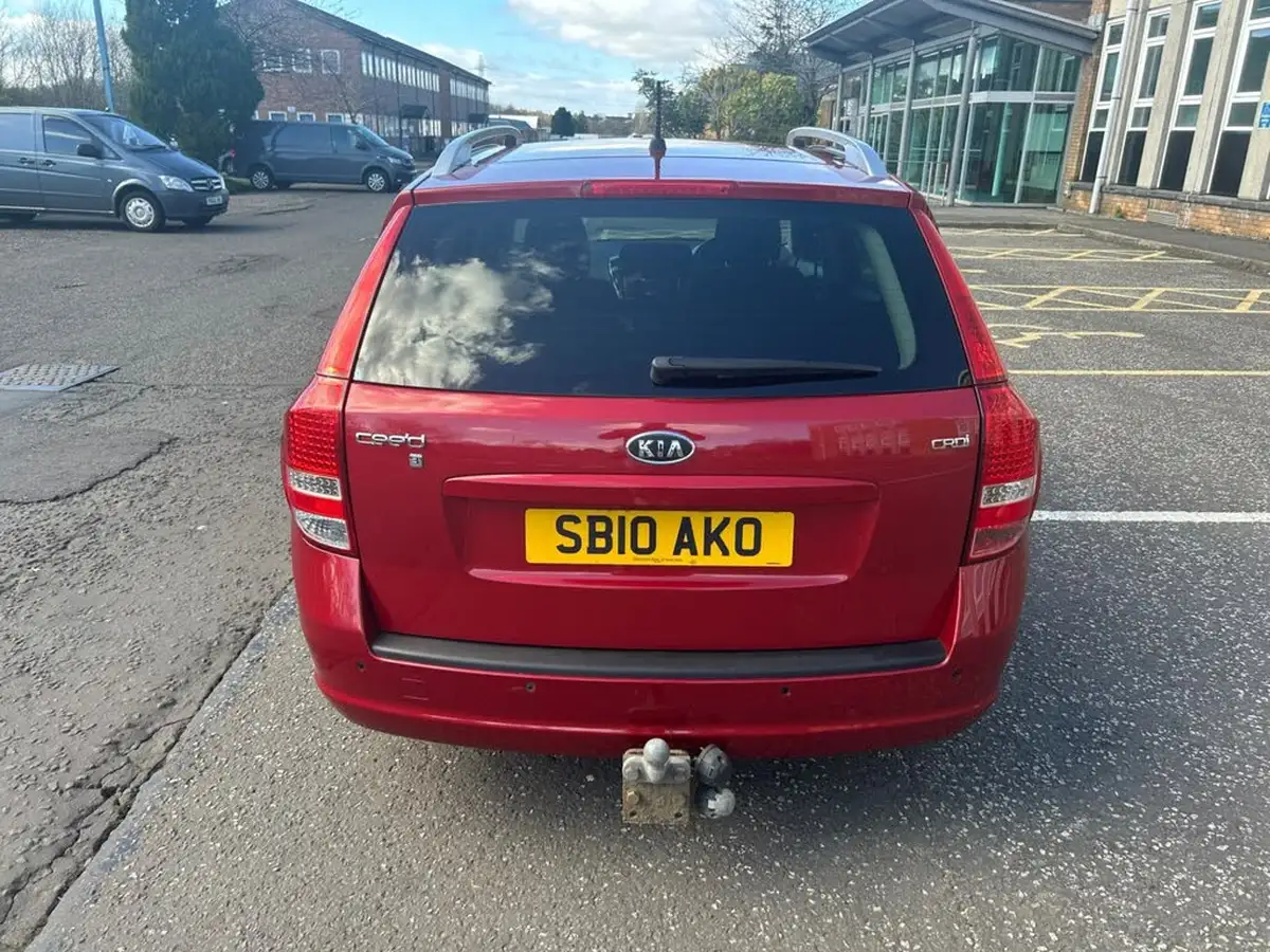 2010-kia-ceed-16td-3-114bhp-estate-auto-big-3