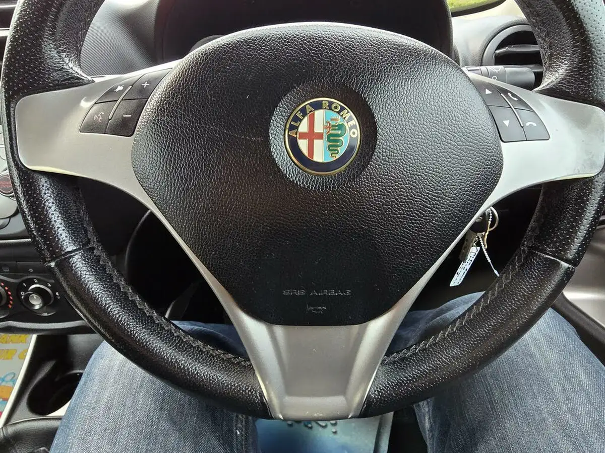 2014-alfa-romeo-mito-13jtdm-2-sprint-big-55