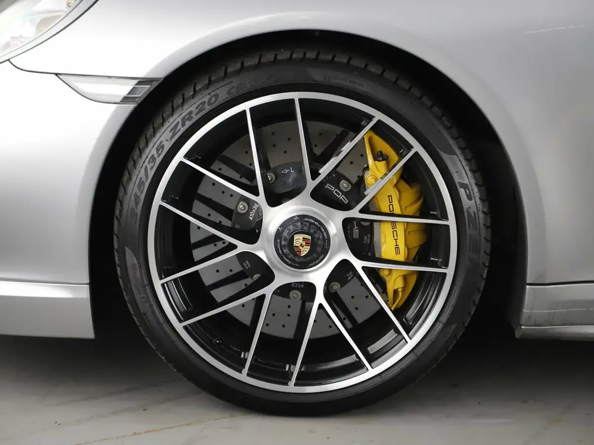 2016-porsche-911-38-turbo-s-coupe-big-3