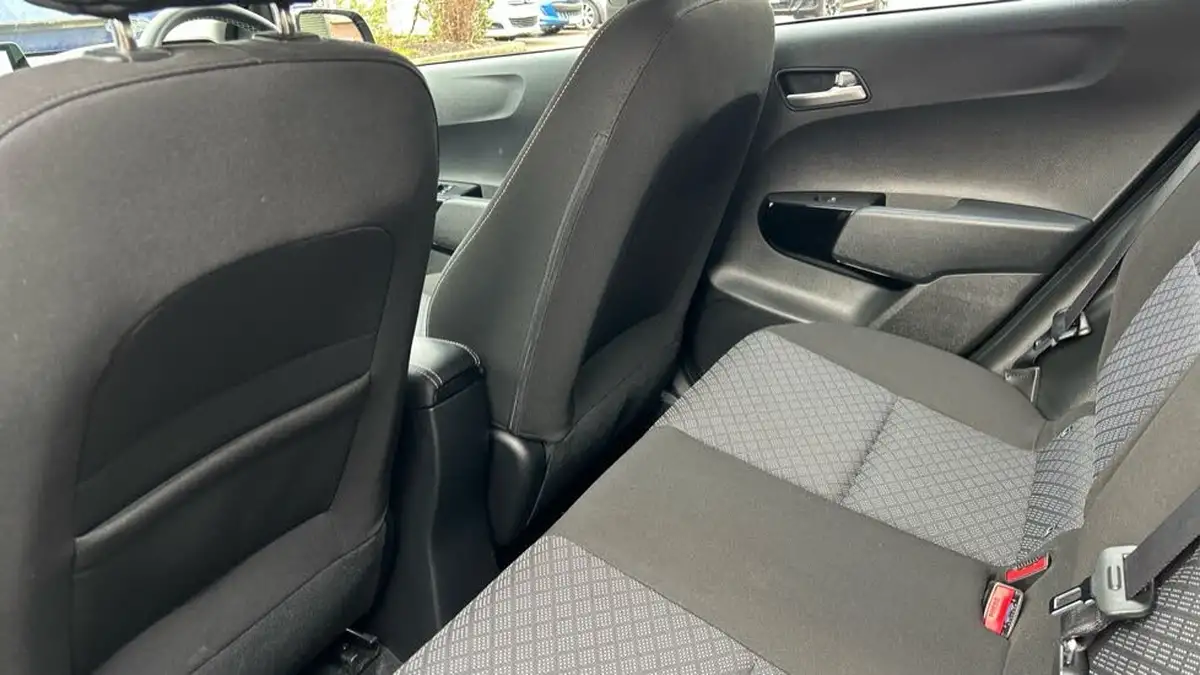 2024-kia-picanto-10-2-big-8