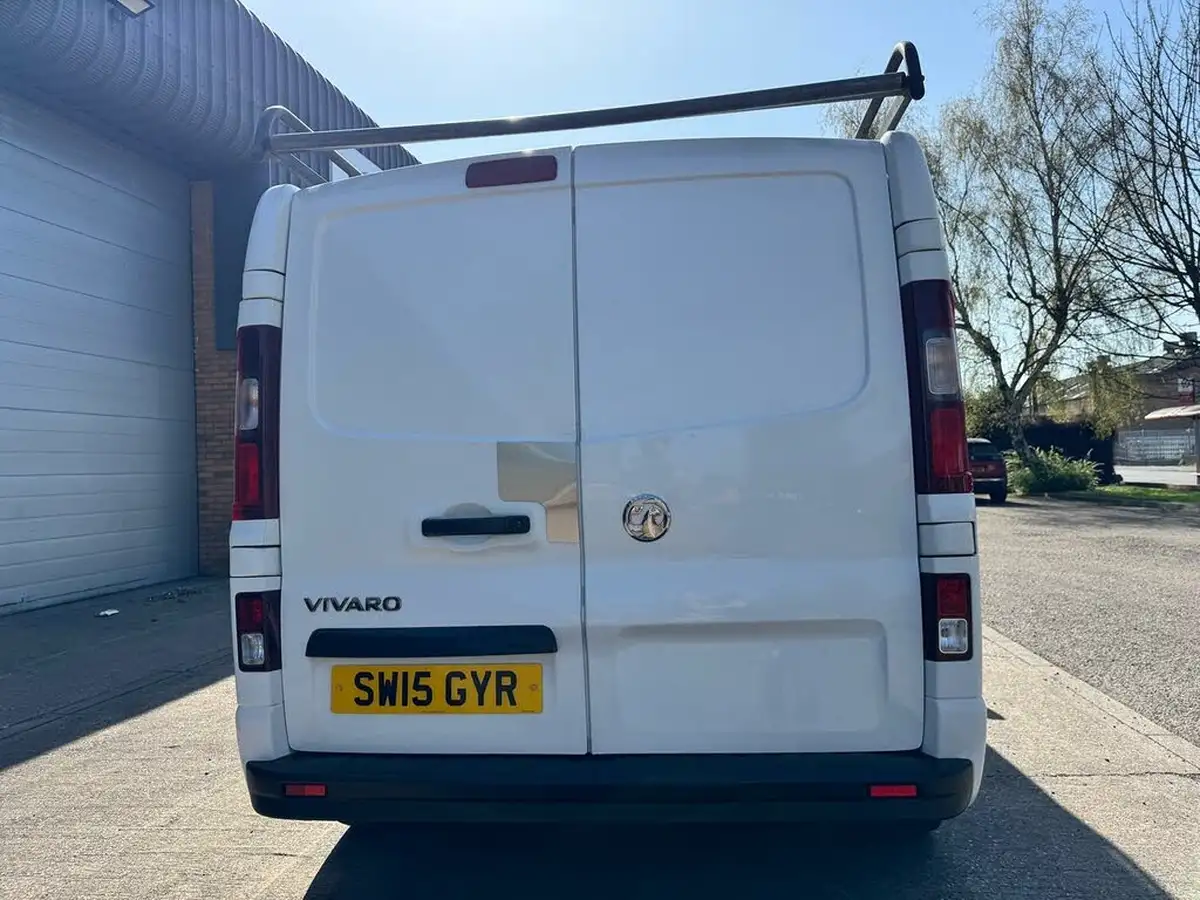 2015-vauxhall-vivaro-16cdti-2700-l1h1-90ps-panel-big-5