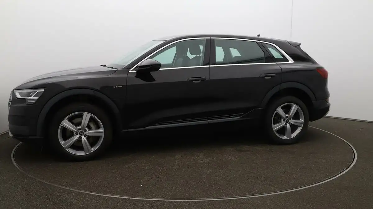 2021-audi-e-tron-55e-technik-station-wagon-big-58