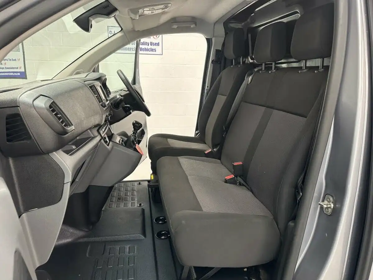 2022-vauxhall-vivaro-15td-2900-l1h1-dynamic-big-10