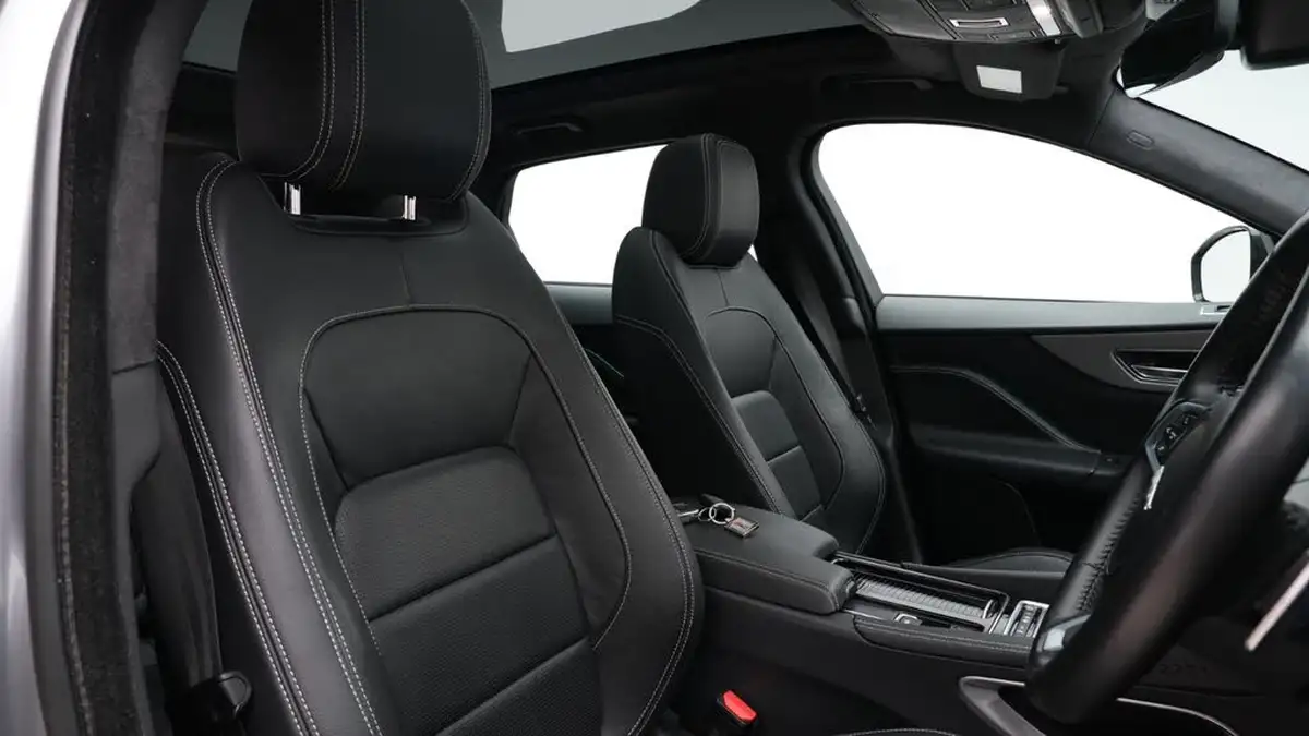 2019-jaguar-f-pace-20-i4d-chequered-flag-180ps-big-2