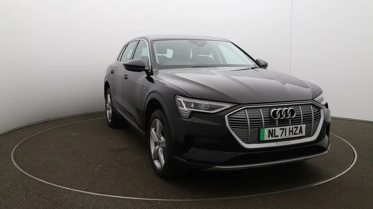 2021-audi-e-tron-55e-technik-station-wagon-big-34