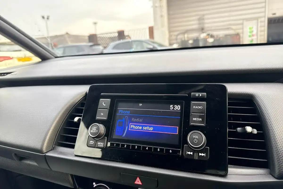2022-honda-jazz-15-i-mmd-se-109ps-big-14