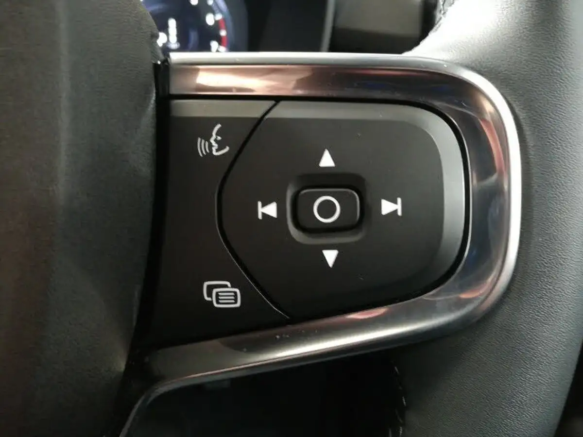 2021-volvo-xc40-20-b4-r-design-194bhp-auto-big-13
