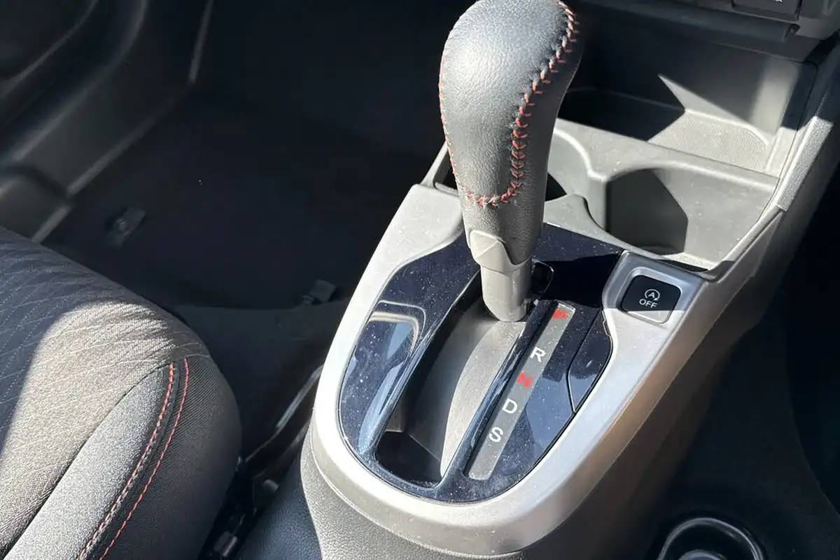 2018-honda-jazz-15-i-vtec-sport-cvt-big-15