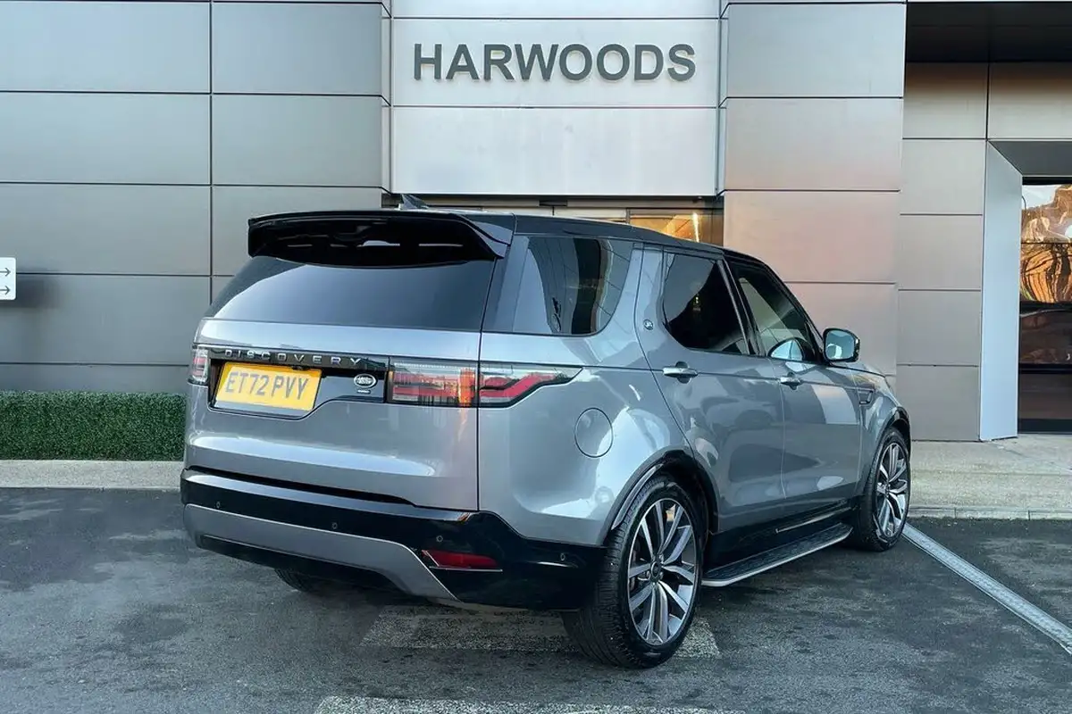 2022-land-rover-discovery-30-d300-r-dynamic-se-big-6