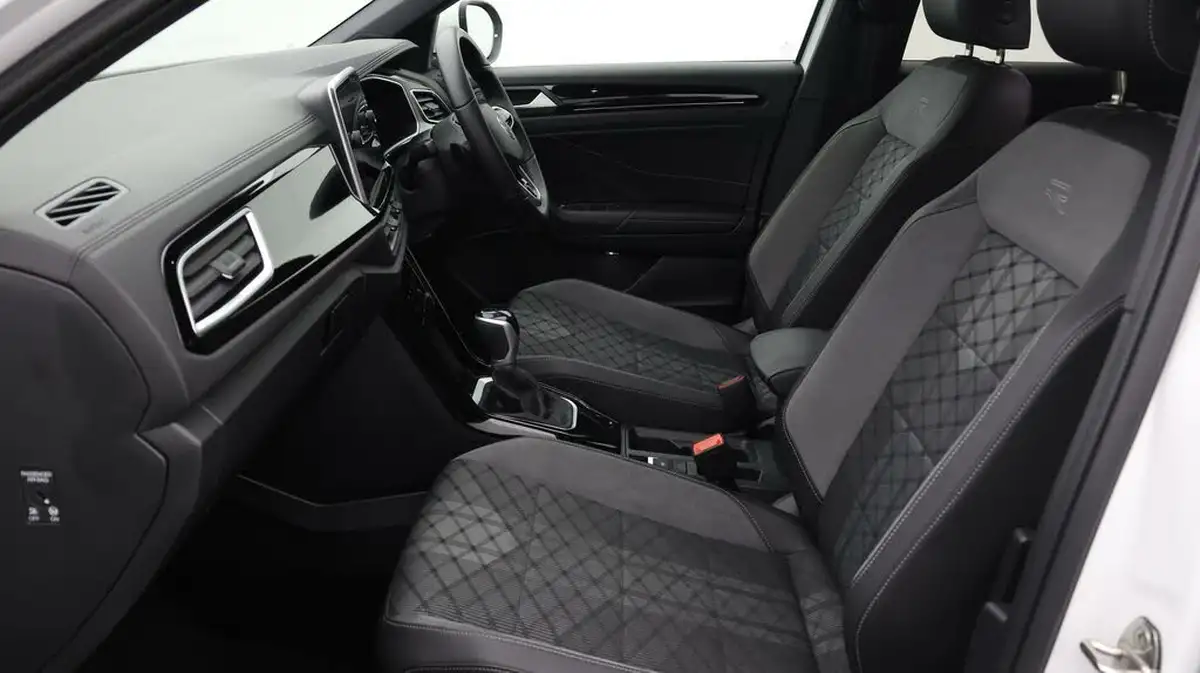 2023-volkswagen-t-roc-15-tsi-r-line-hatchback-5d-dsg-big-13