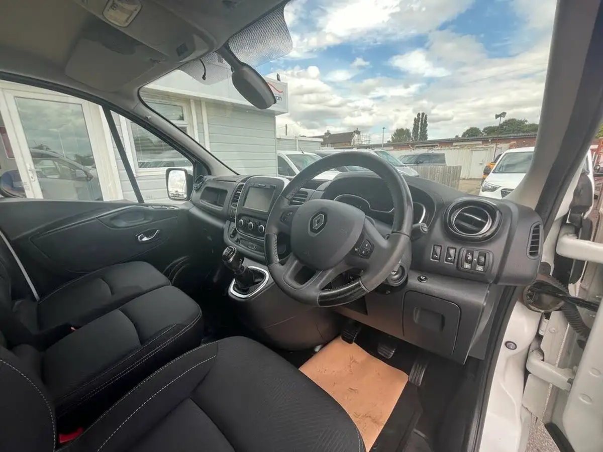 2021-renault-trafic-20dci-ll30-energy-120-sport-big-10