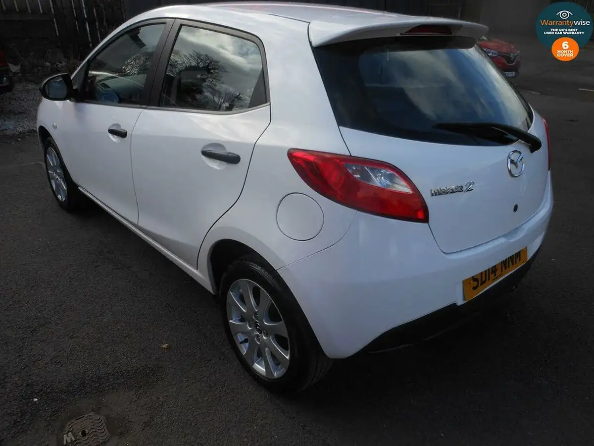 2014-mazda-mazda2-13-se-air-con-big-5