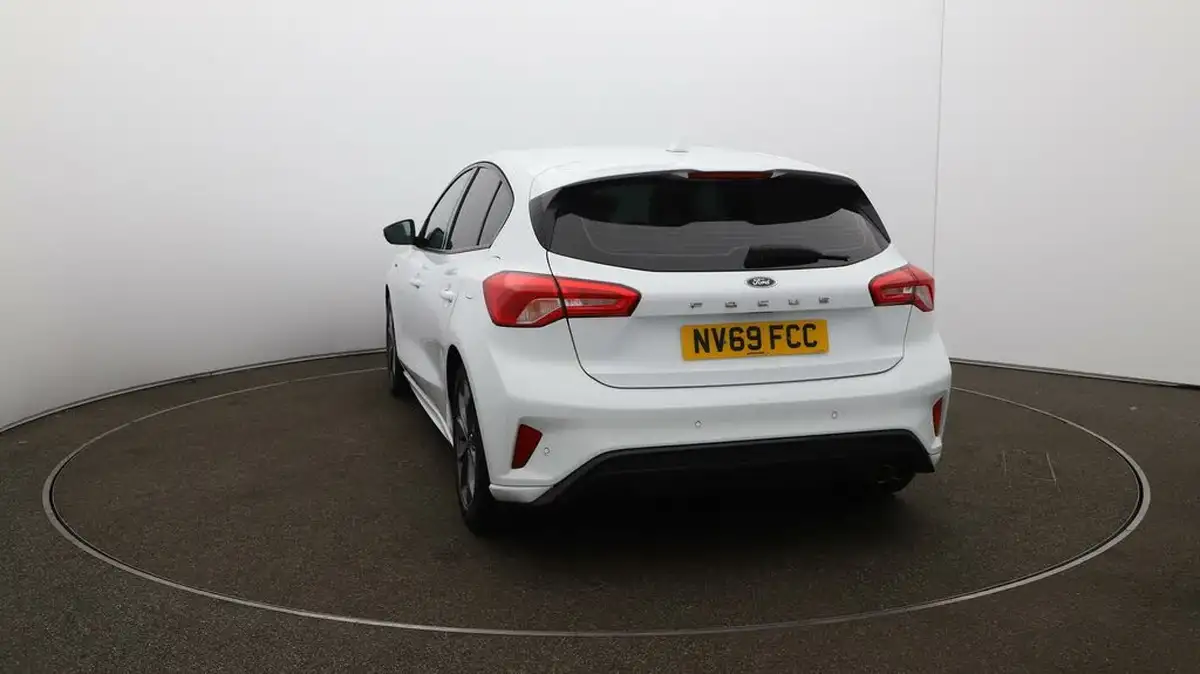 2020-ford-focus-15t-st-line-hatchback-big-50
