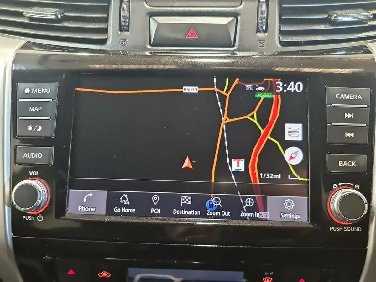 2019-nissan-navara-23dci-tt-tekna-8-navileather-auto-big-1