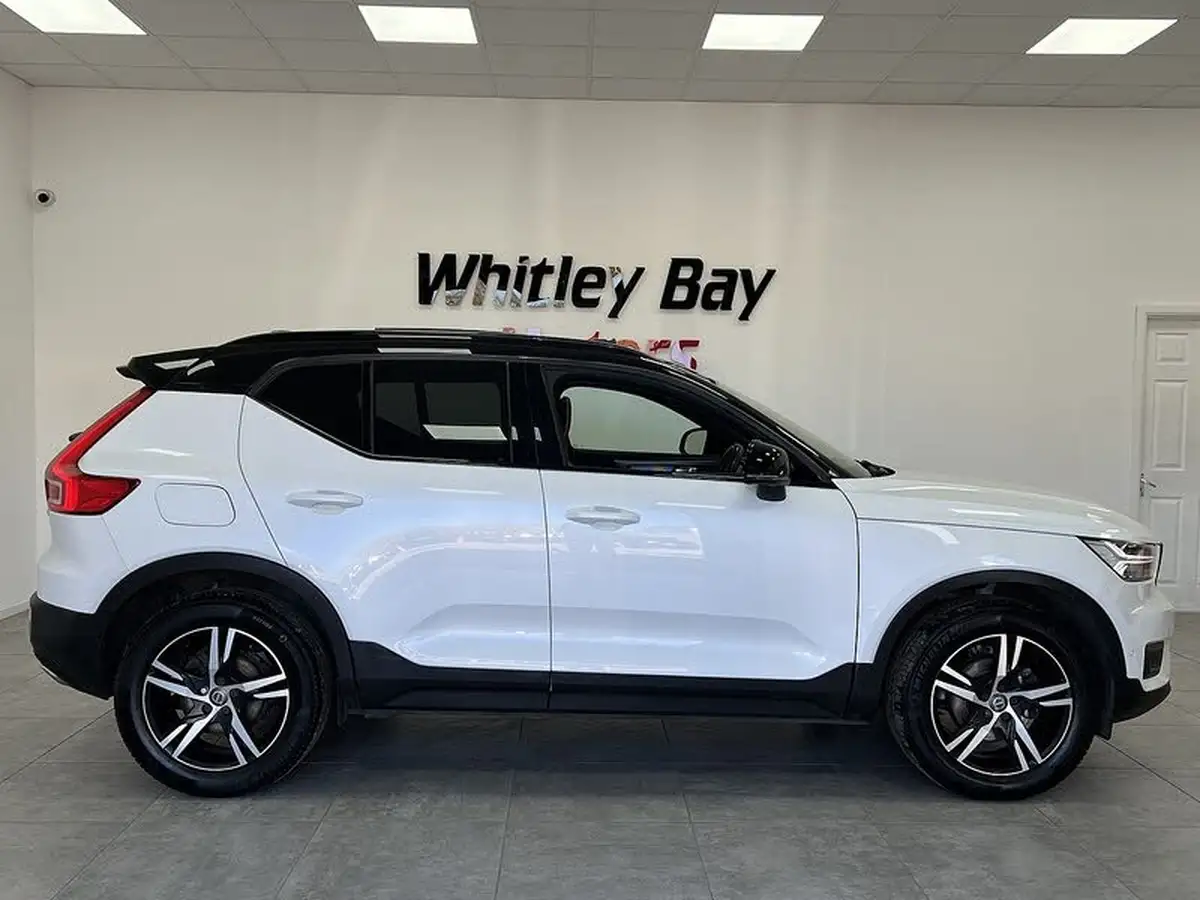 2019-volvo-xc40-20td-d3-r-design-big-1