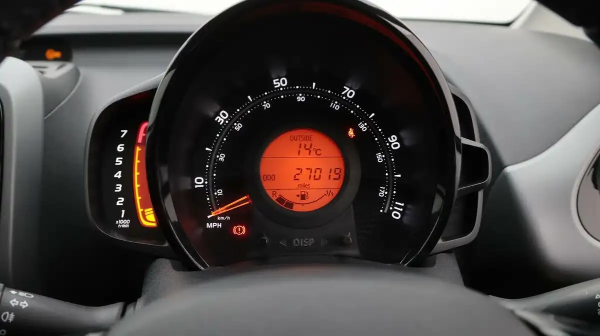 2021-toyota-aygo-10-vvt-i-x-play-tss-big-10