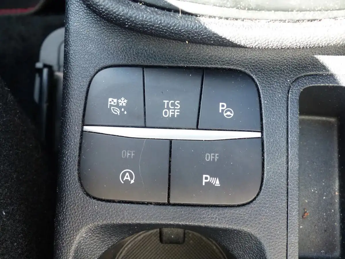 2022-ford-fiesta-10t-st-line-x-100ps-big-17