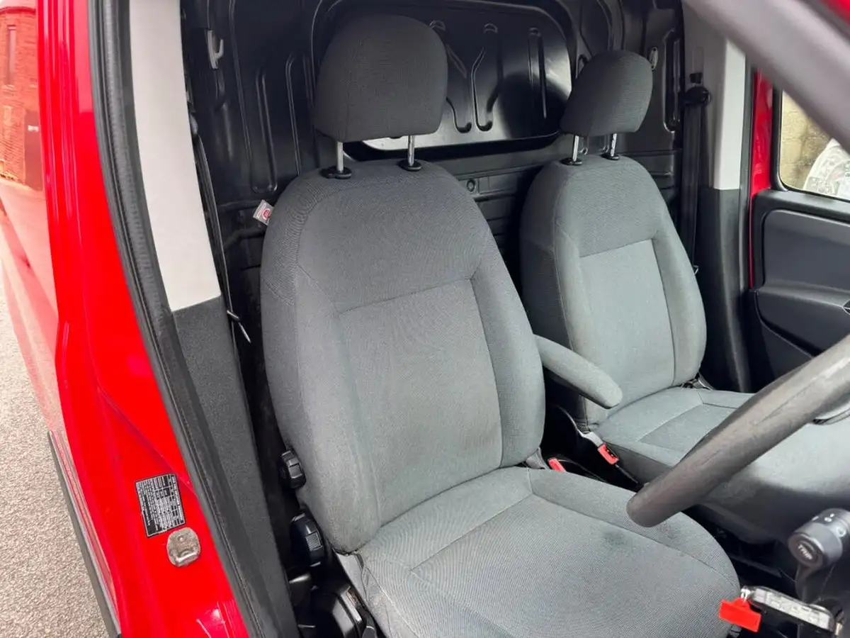 2013-fiat-doblo-cargo-13td-maxi-big-17