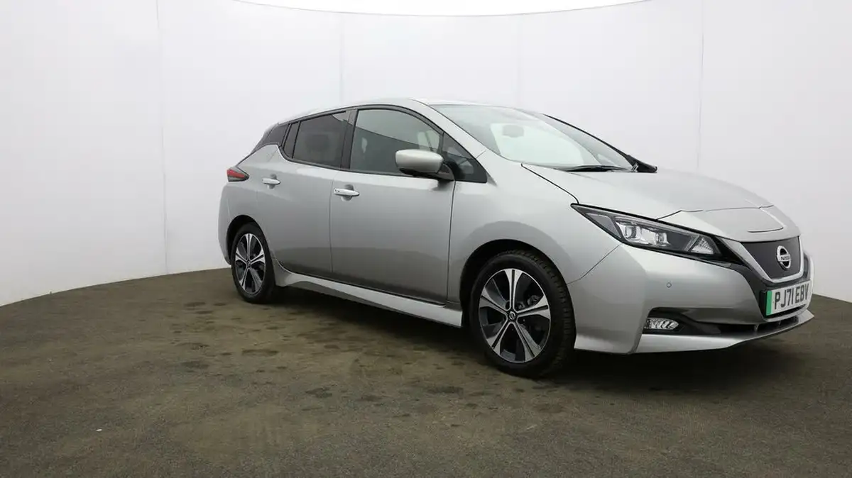 2021-nissan-leaf-e-tekna-big-39