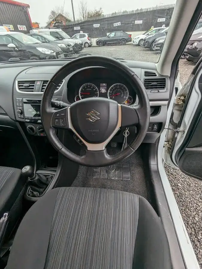 2017-suzuki-swift-12-sz3-4x4-5d-big-18