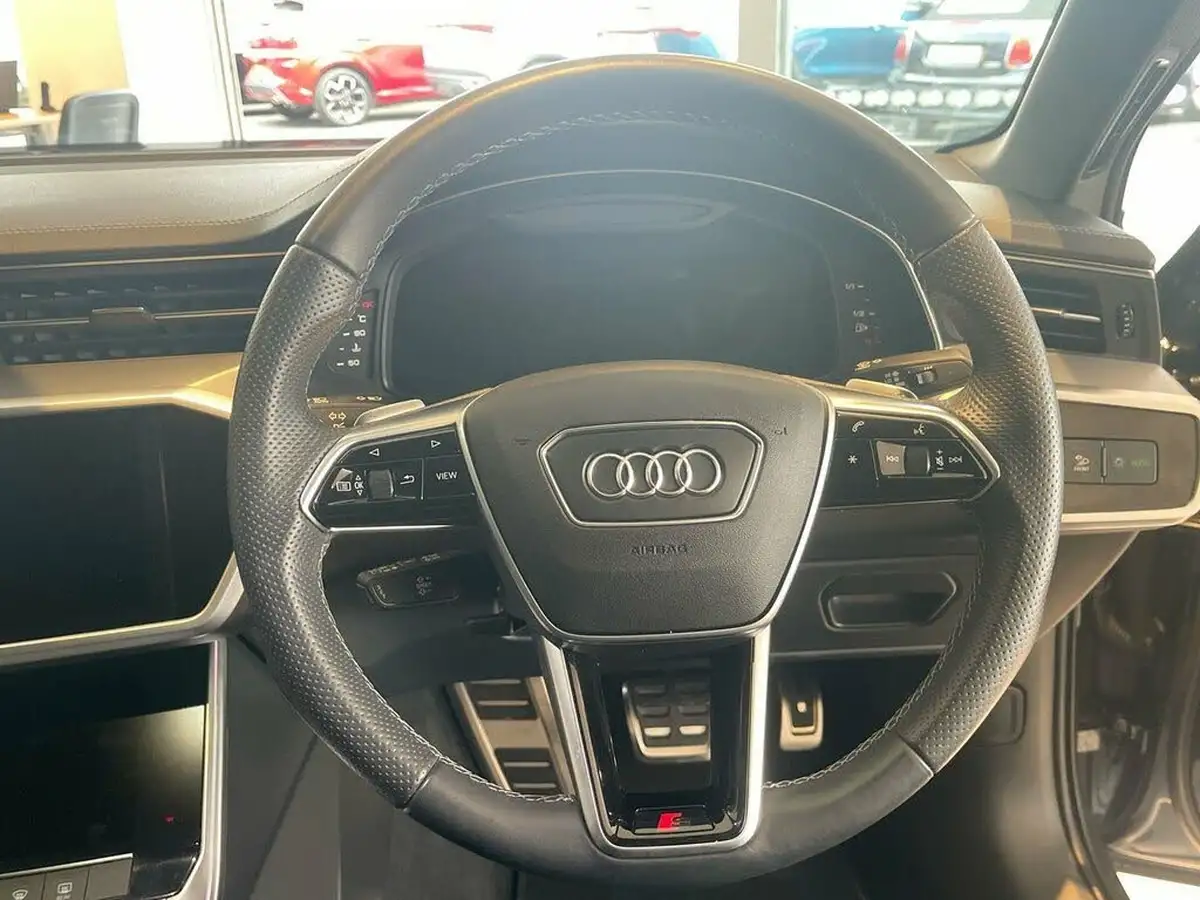2022-audi-a6-saloon-20-40-tfsi-s-line-big-2