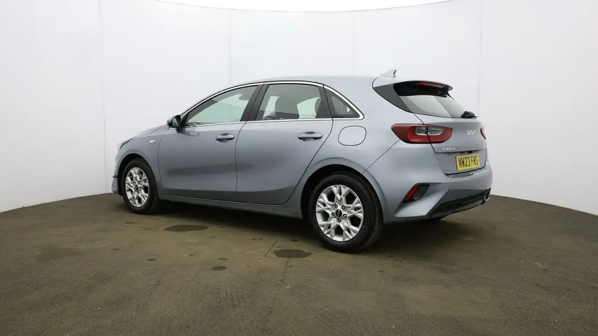 2023-kia-ceed-15-t-gdi-2-158bhp-non-adap-hatchback-big-43