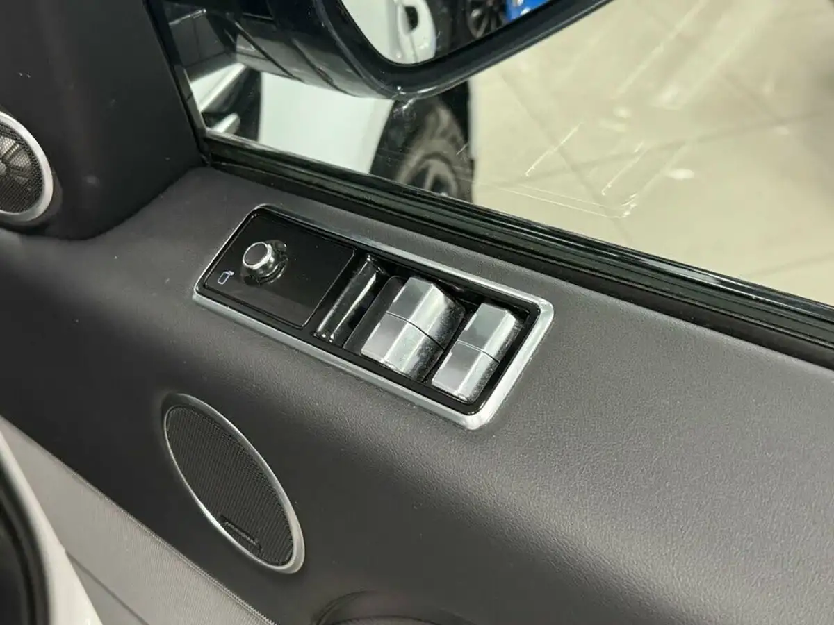 2017-land-rover-range-rover-sport-30-sd-v6-hse-306ps-big-26