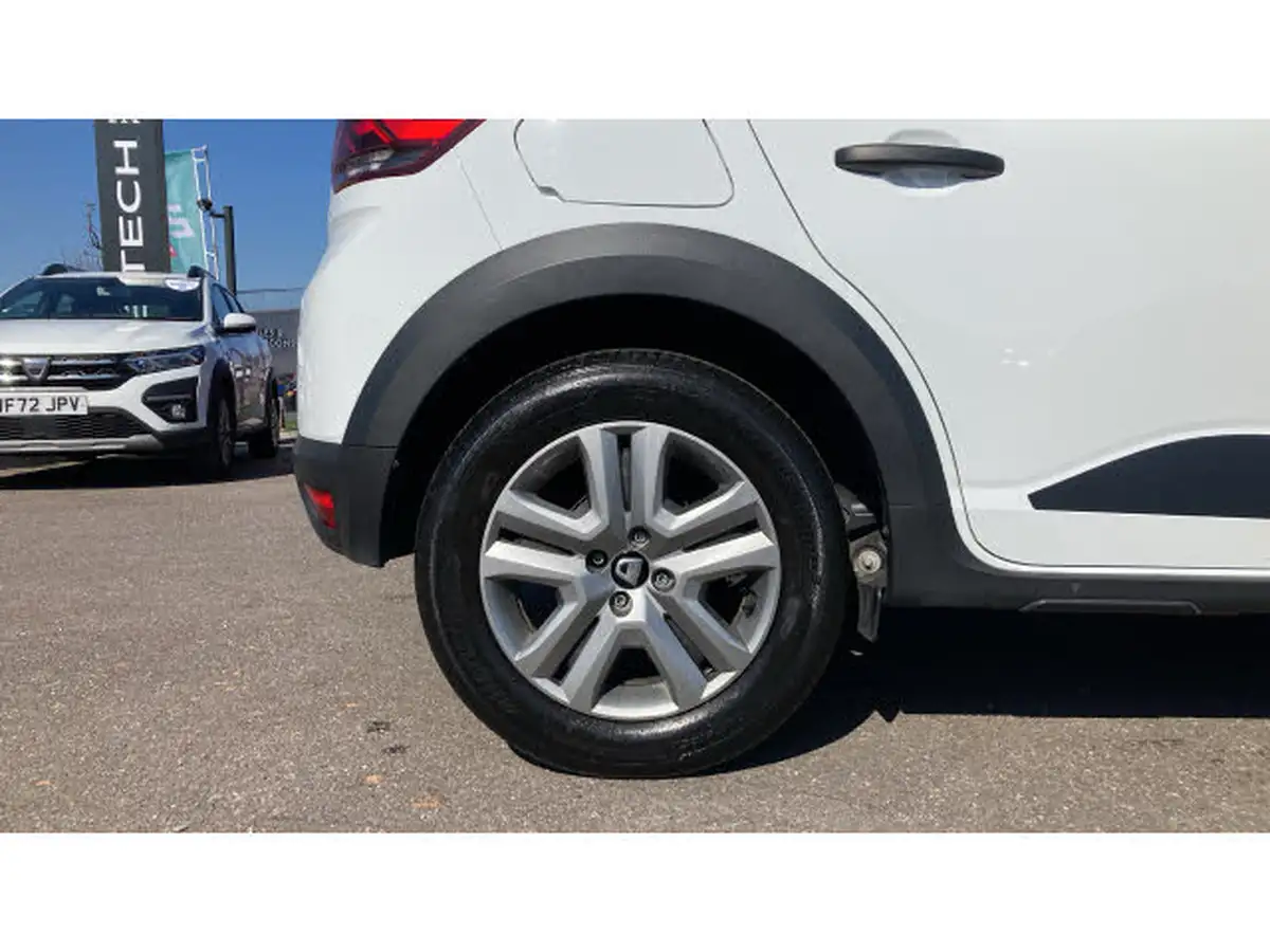 2022-dacia-sandero-stepway-10-tce-essential-90bhp-big-6