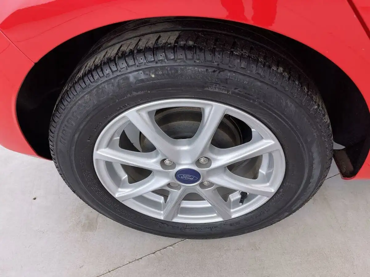 2018-ford-fiesta-10t-zetec-5d-big-15