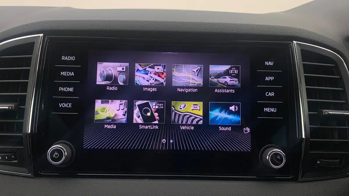 2023-skoda-karoq-15-tsi-se-l-big-25