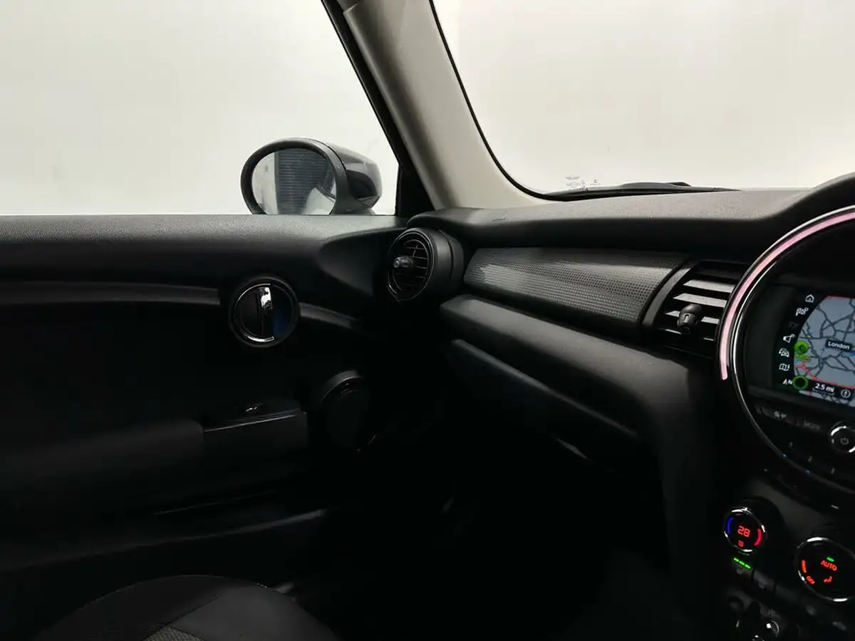 2019-mini-cooper-15-cooper-classic-hatchback-3d-auto-big-23