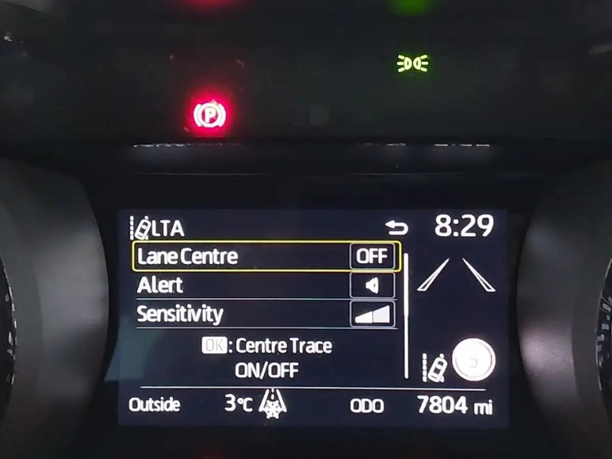 2022-toyota-yaris-15-vvt-i-excel-big-11