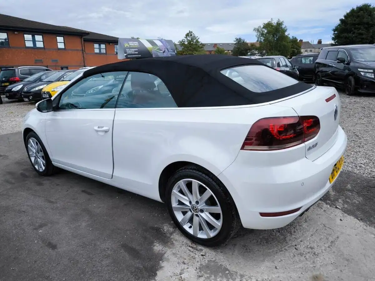 2012-volkswagen-golf-big-22