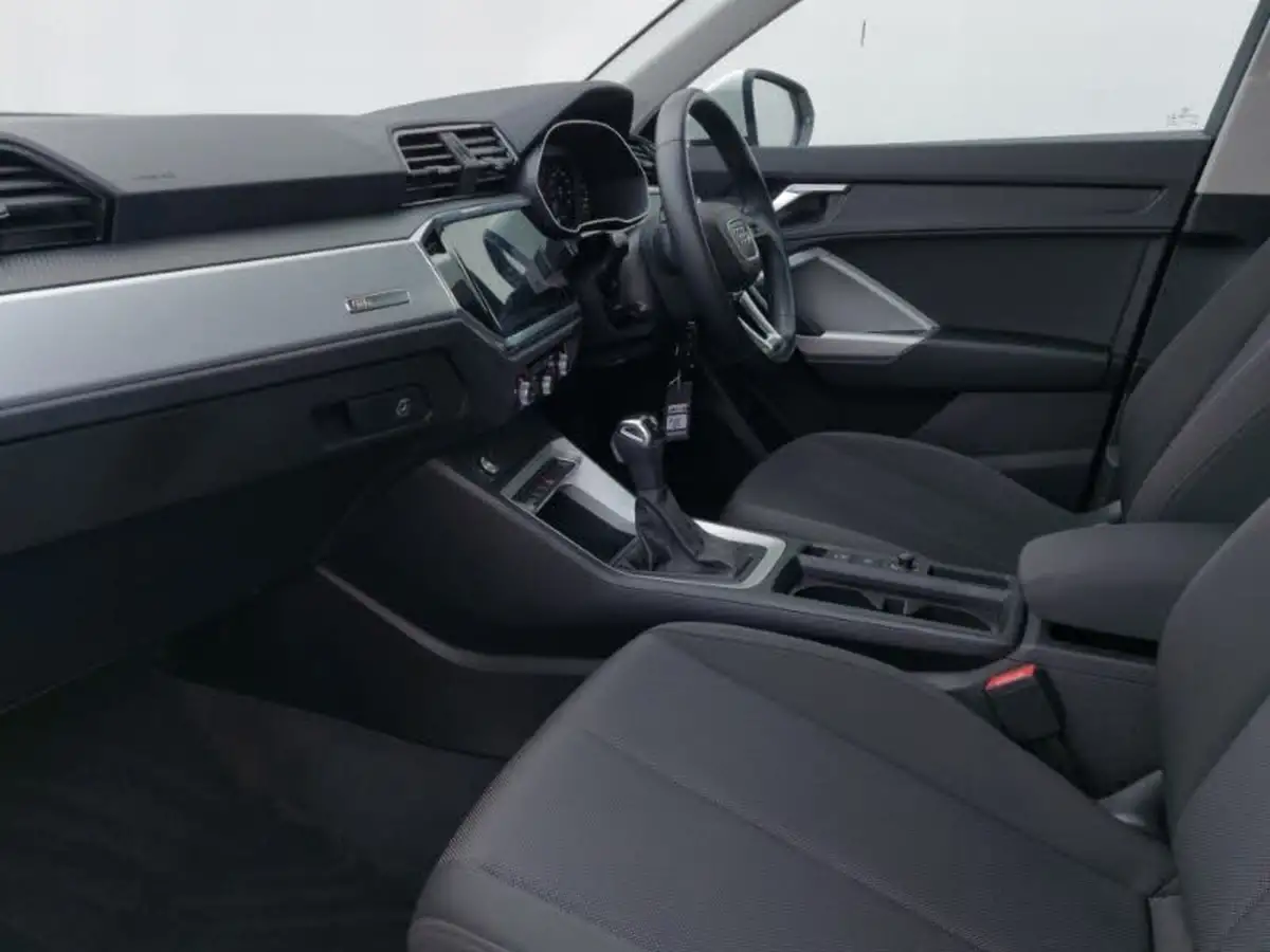 2022-audi-q3-15-35-tfsi-technik-cod-s-tronic-big-4