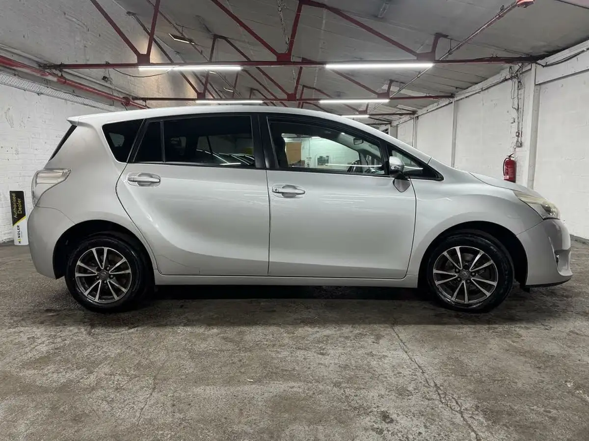 2014-toyota-verso-16d-d-4d-icon-big-6